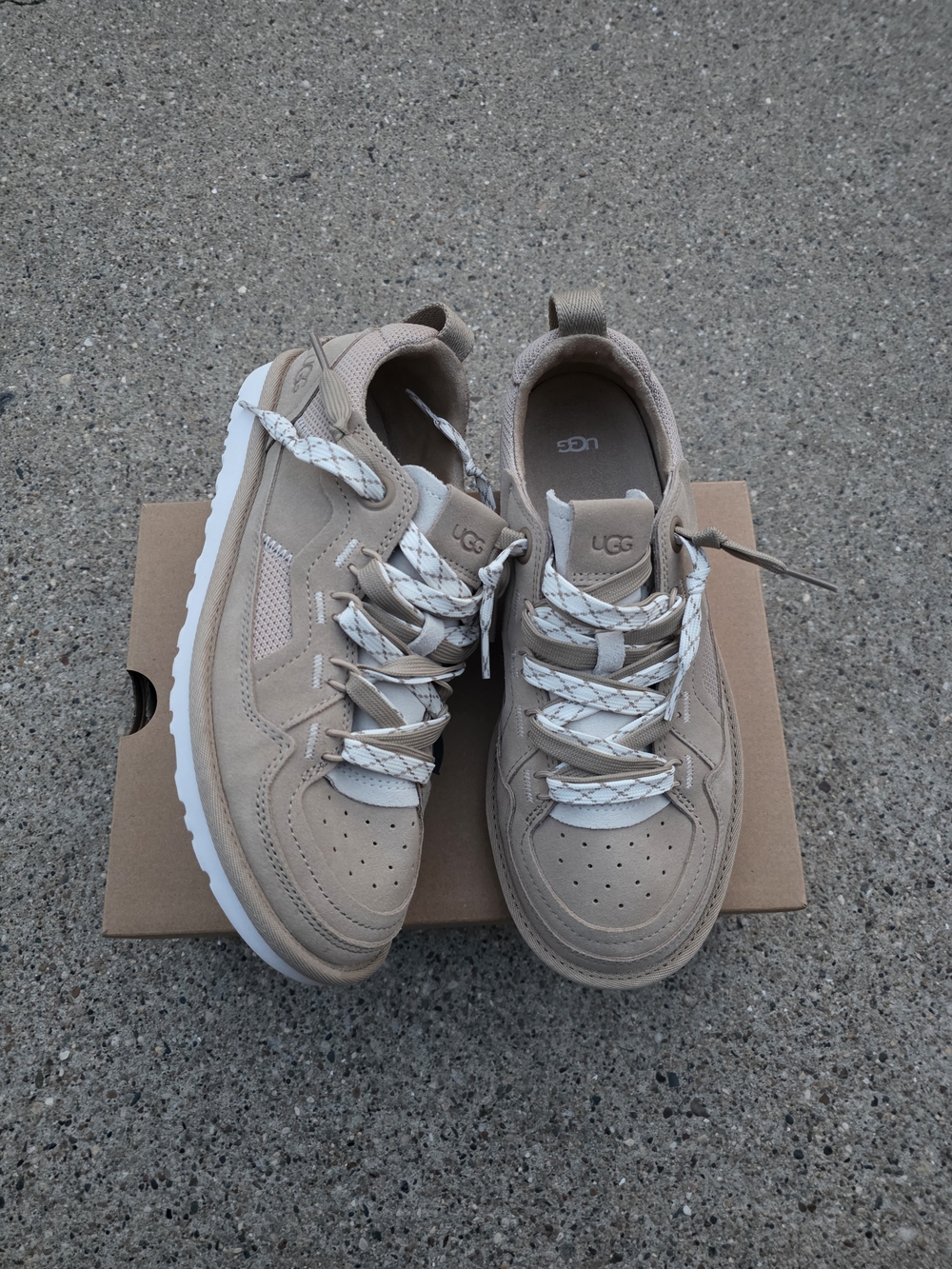 UGG Minimel Sneaker Women Size 8 - Picture 2 of 11